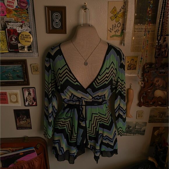 Y2K Chevron Print Mesh Babydoll Blouse Women's Medium Black Green Faux Wrap - Picture 1 of 7